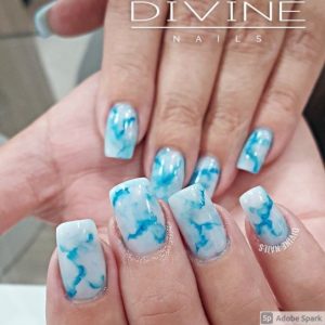 Divine Nails Red Deer - Marbled Nails